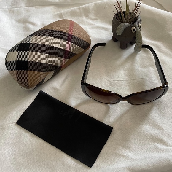 Vintage Burberry Sunglasses w/ Case main image 7
